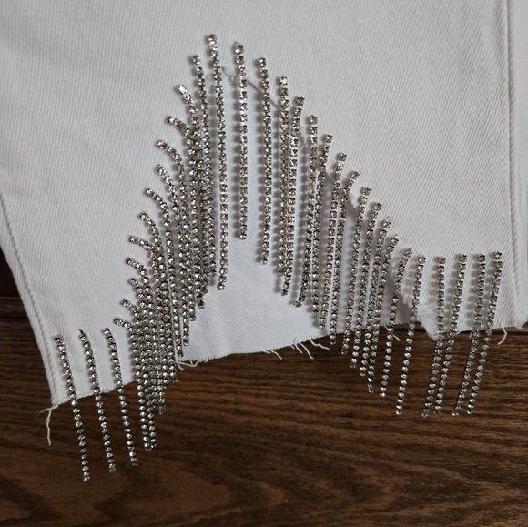 Risen White denim jeans w/rhinestone detail - Picture 3 of 5